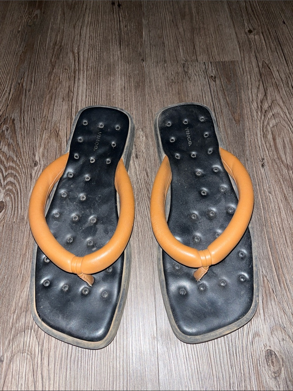 VINCE Serene Padded Flat Thong Sandals